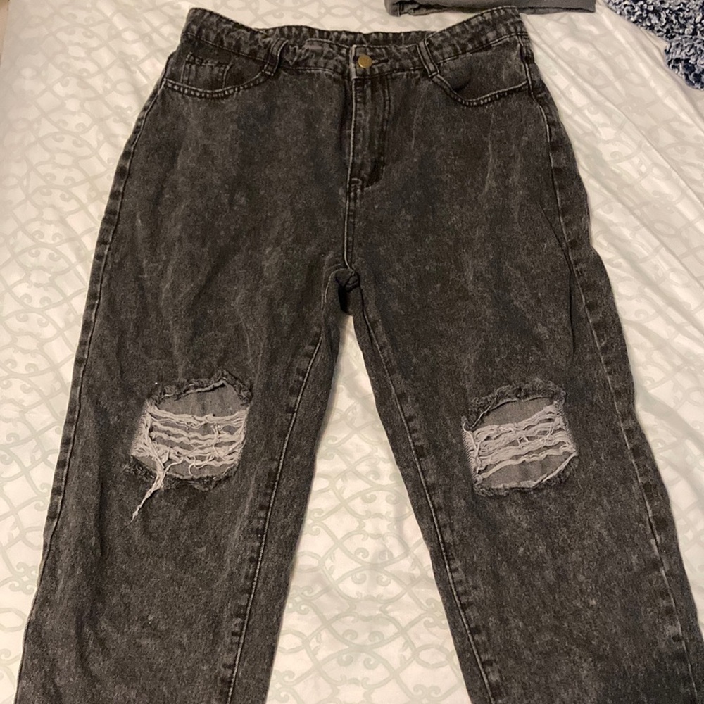 Gray/Black ripped jeans